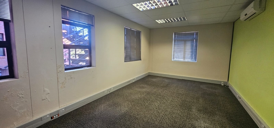 To Let commercial Property for Rent in Vincent Eastern Cape